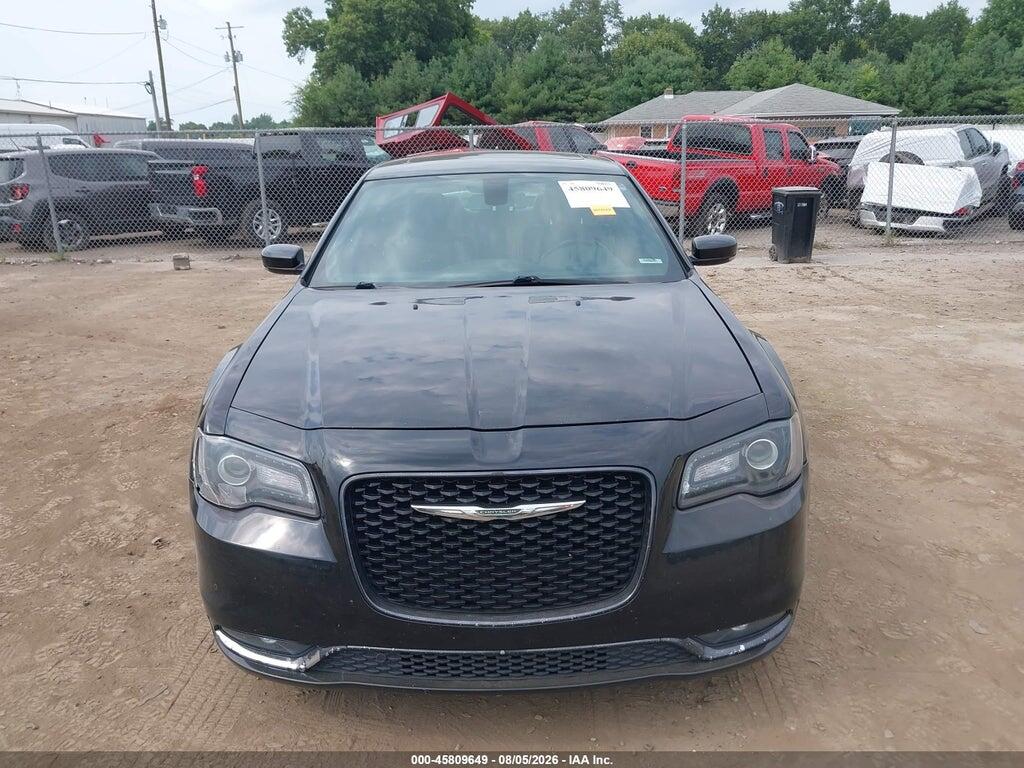 2C3CCABG7KH590883 2019 CHRYSLER 300 photo no. 12