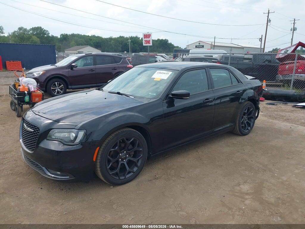 2C3CCABG7KH590883 2019 CHRYSLER 300 photo no. 2