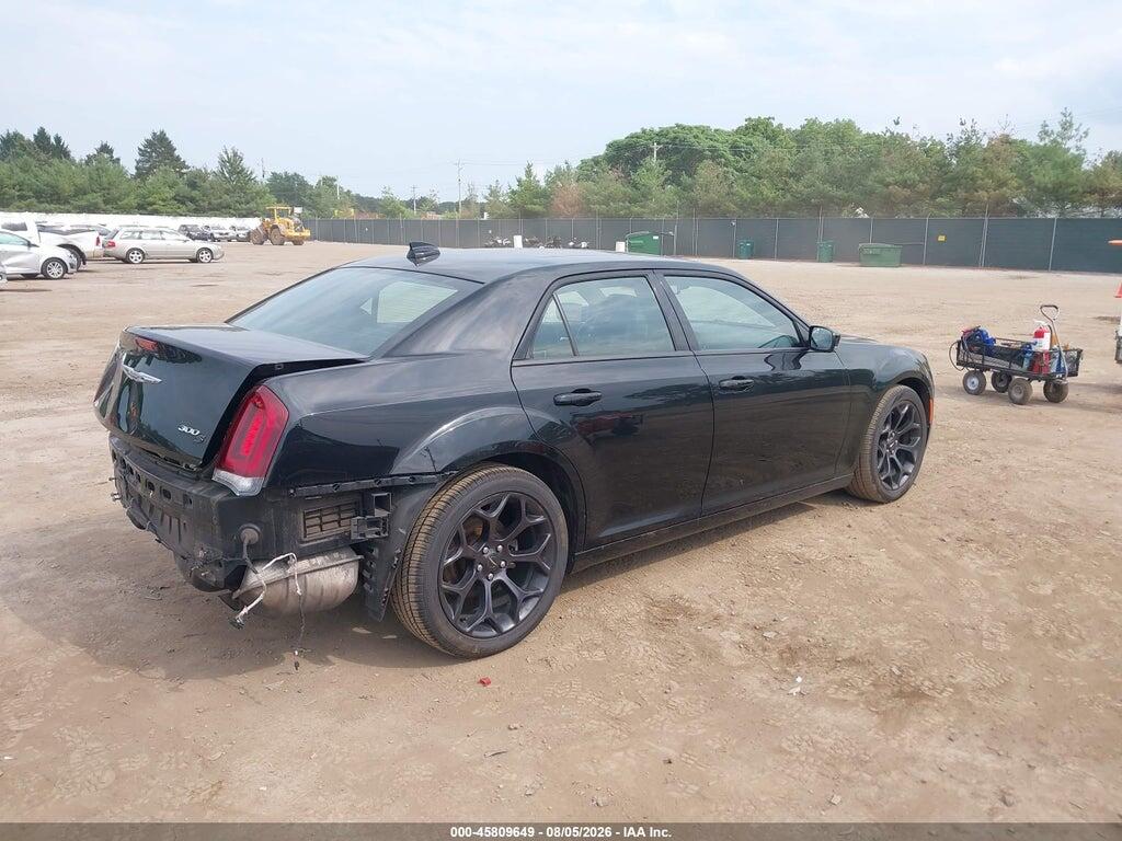 2C3CCABG7KH590883 2019 CHRYSLER 300 photo no. 4