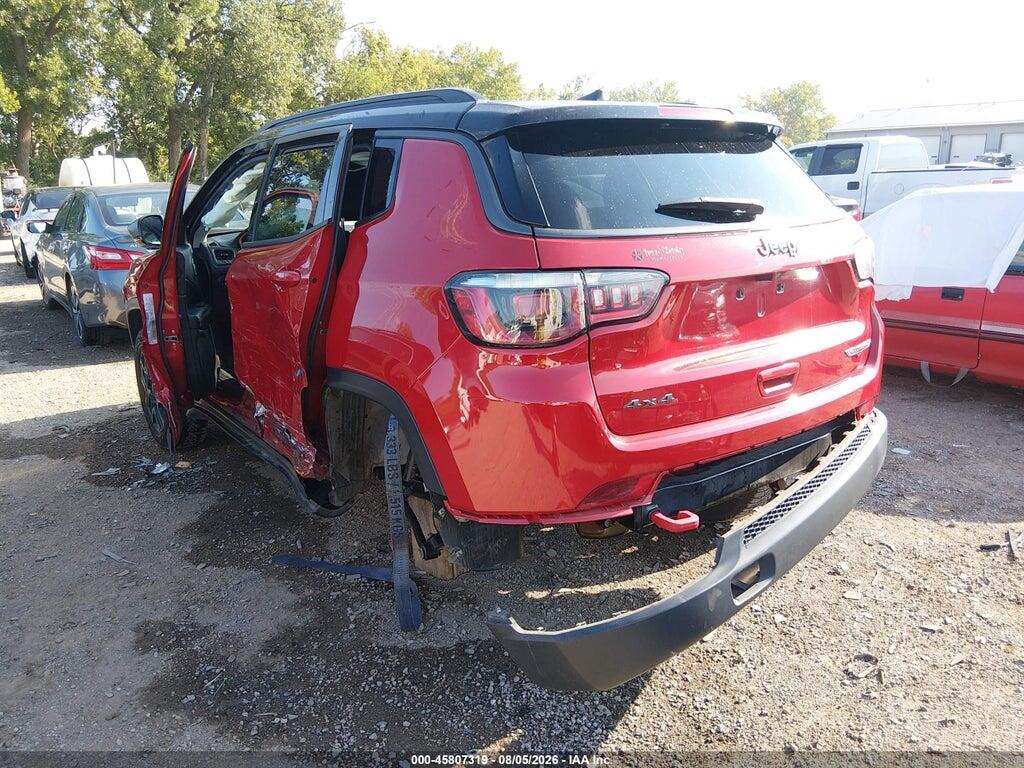 3C4NJDDB4KT669111 2019 JEEP COMPASS photo no. 3