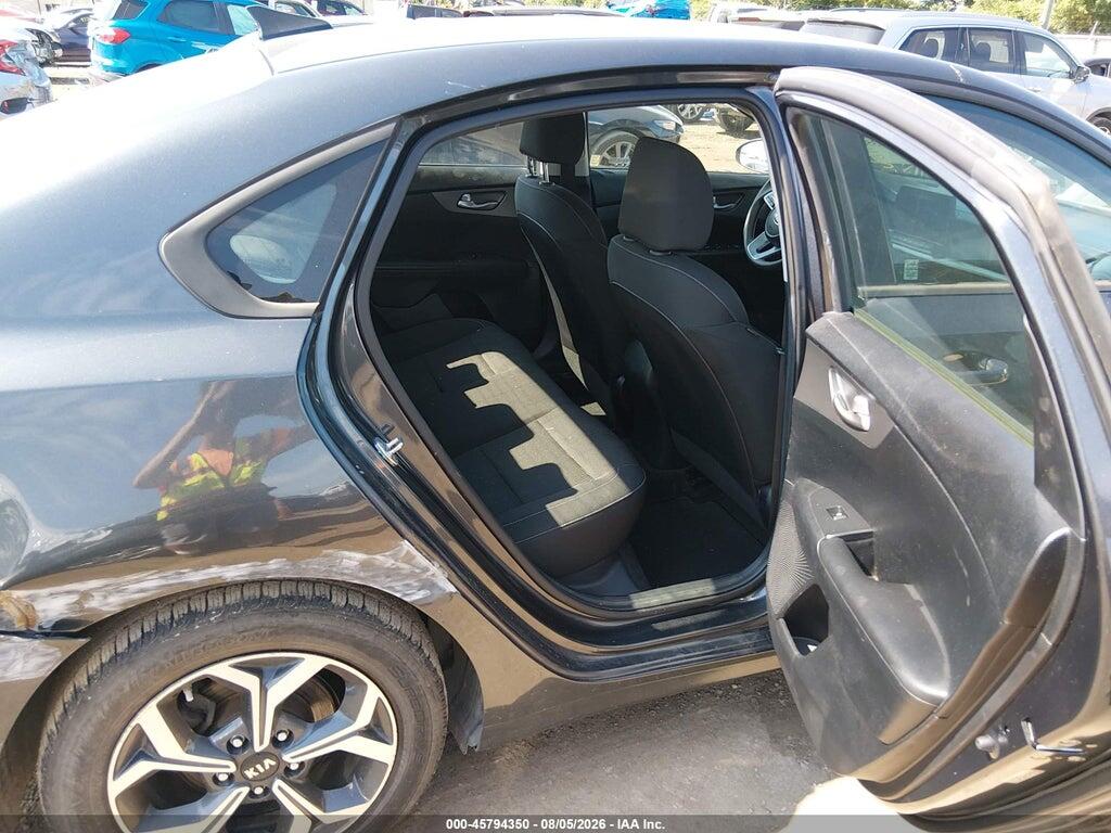 3KPF24AD2KE125802 2019 KIA FORTE photo no. 8