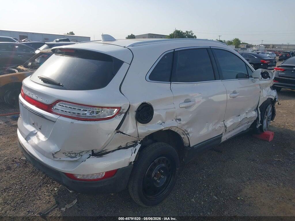 5LMCJ2C94KUL21222 2019 LINCOLN MKC photo no. 4