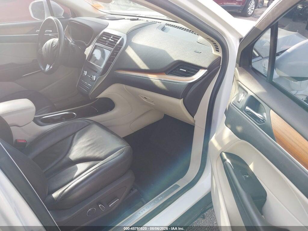 5LMCJ2C94KUL21222 2019 LINCOLN MKC photo no. 5