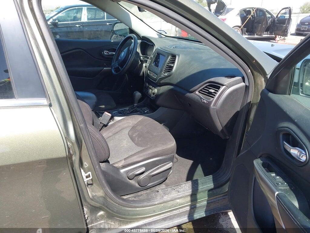1C4PJLCB3KD370638 2019 JEEP CHEROKEE photo no. 5