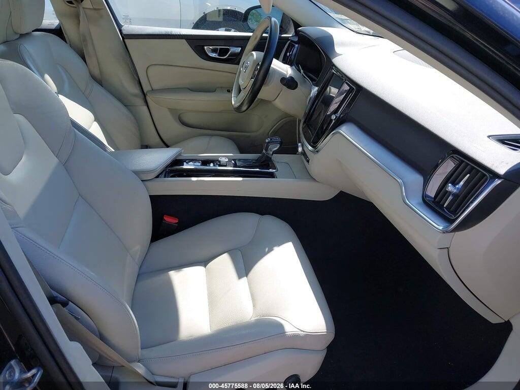 7JR102FK0KG002996 2019 VOLVO S60 photo no. 5
