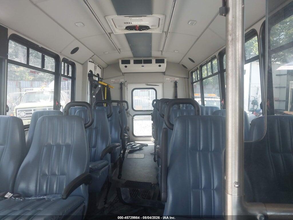 1FDFE4FS6KDC56615 2019 FORD E-450 CUTAWAY photo no. 6