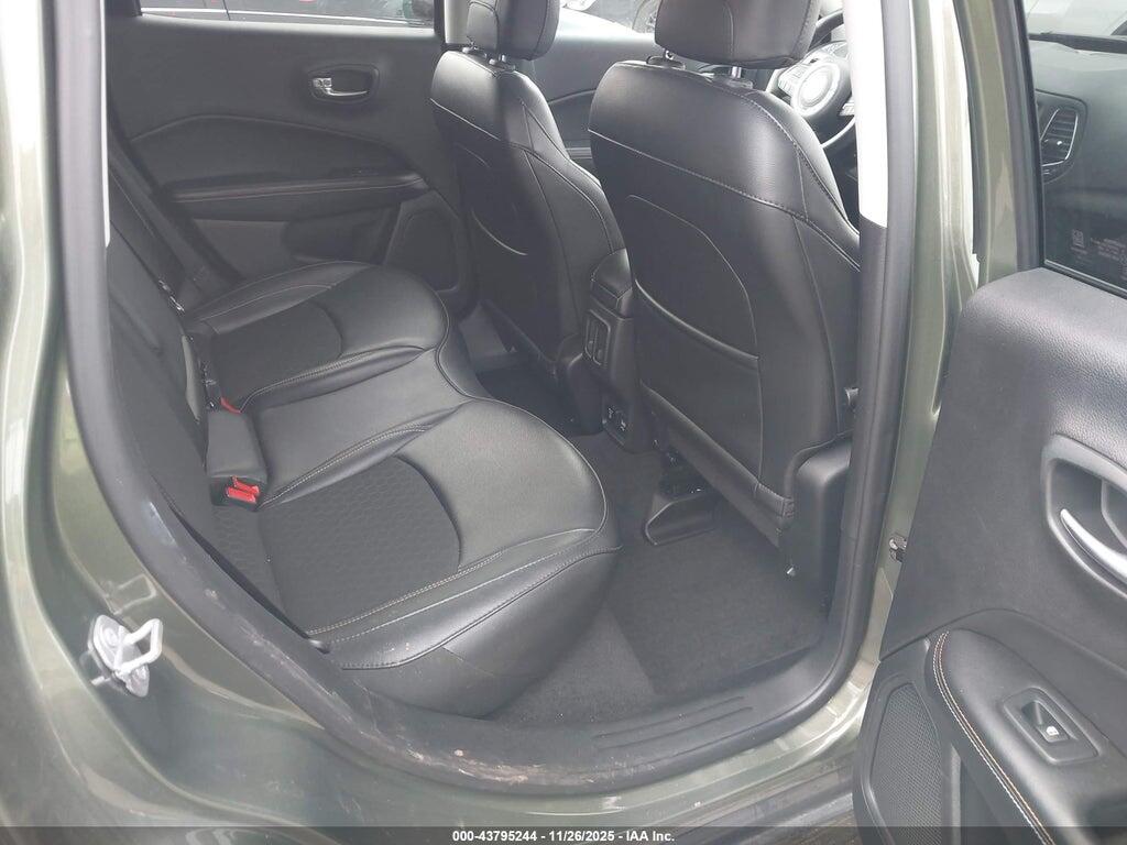 3C4NJDBB8KT740894 2019 JEEP COMPASS photo no. 8