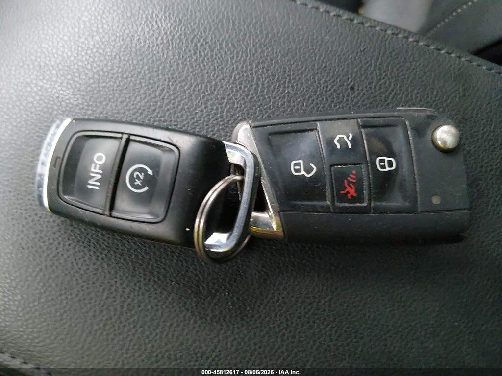 3VV3B7AX2LM098527 2020 VOLKSWAGEN TIGUAN photo no. 10