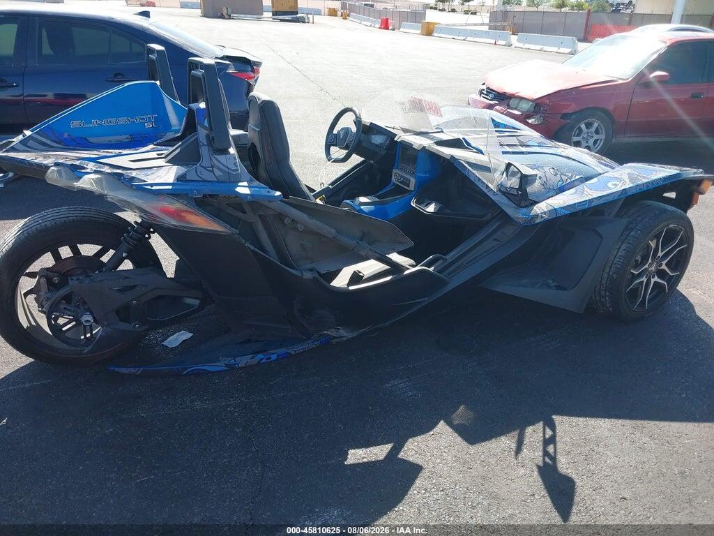 57XAAPHD1L8136961 2020 POLARIS SLINGSHOT photo no. 4
