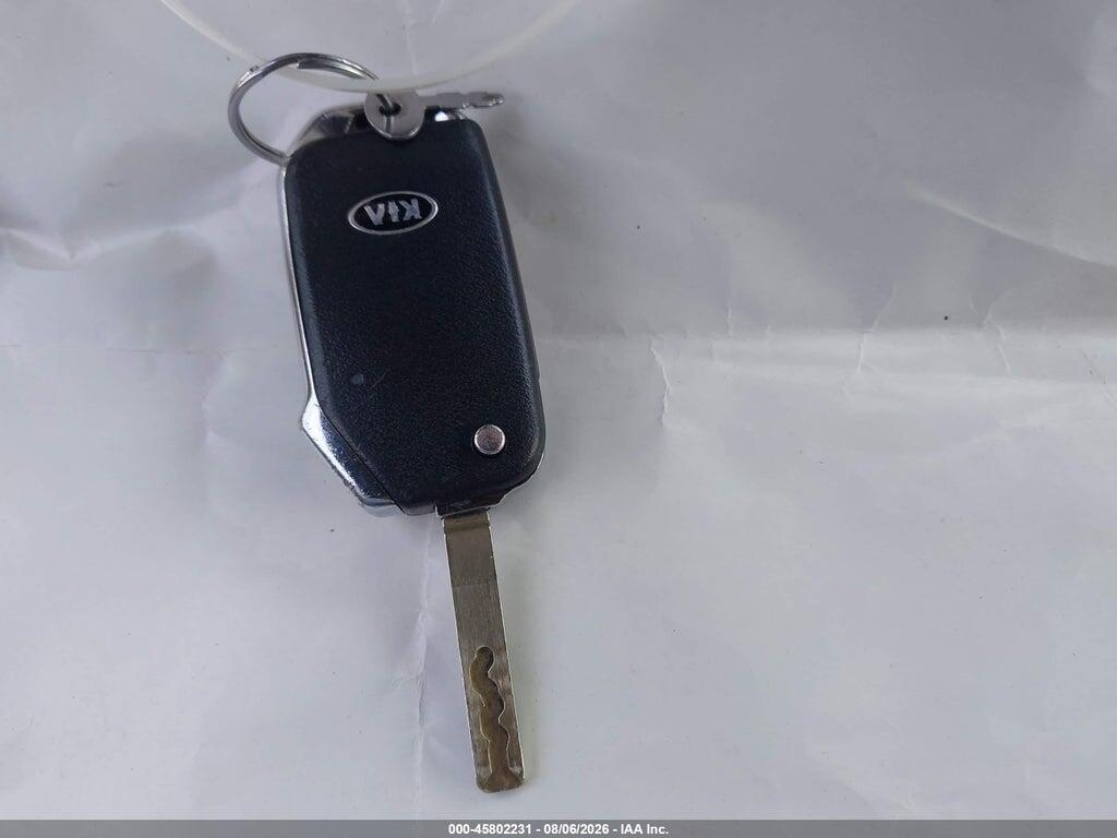 KNDJ23AU2L7053392 2020 KIA SOUL photo no. 11
