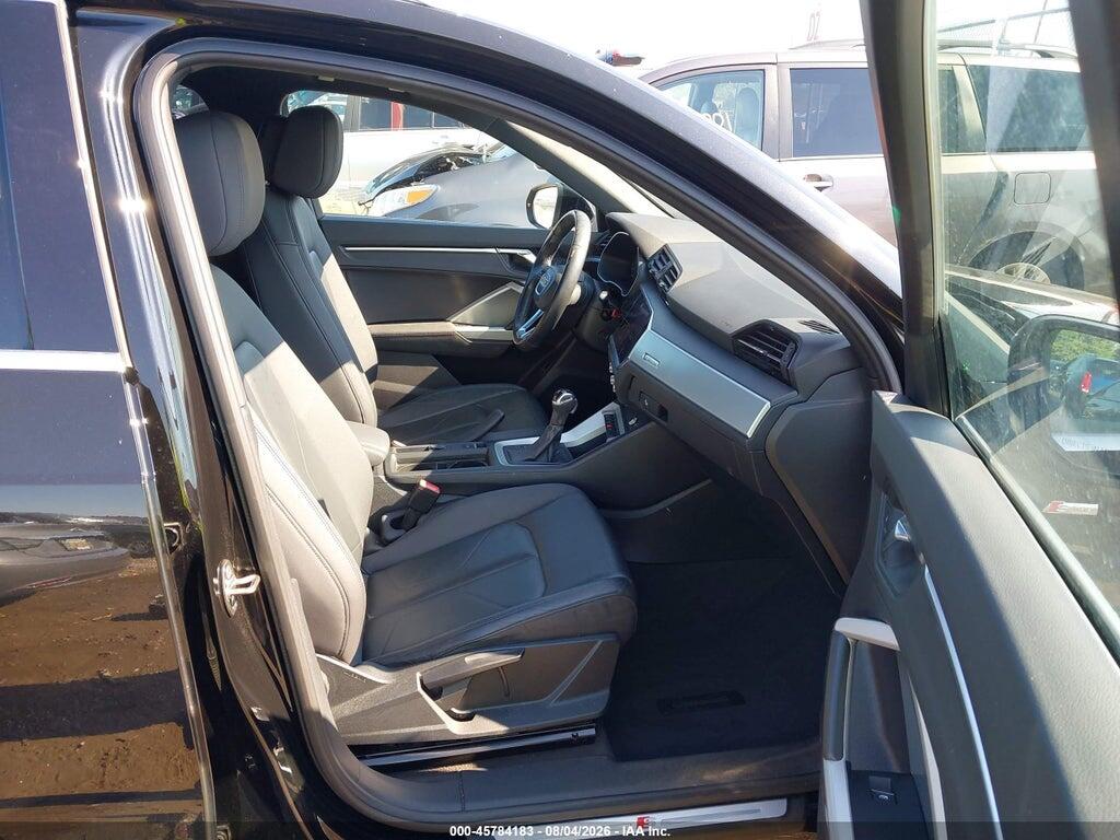 WA1DECF38L1041328 2020 AUDI Q3 photo no. 5