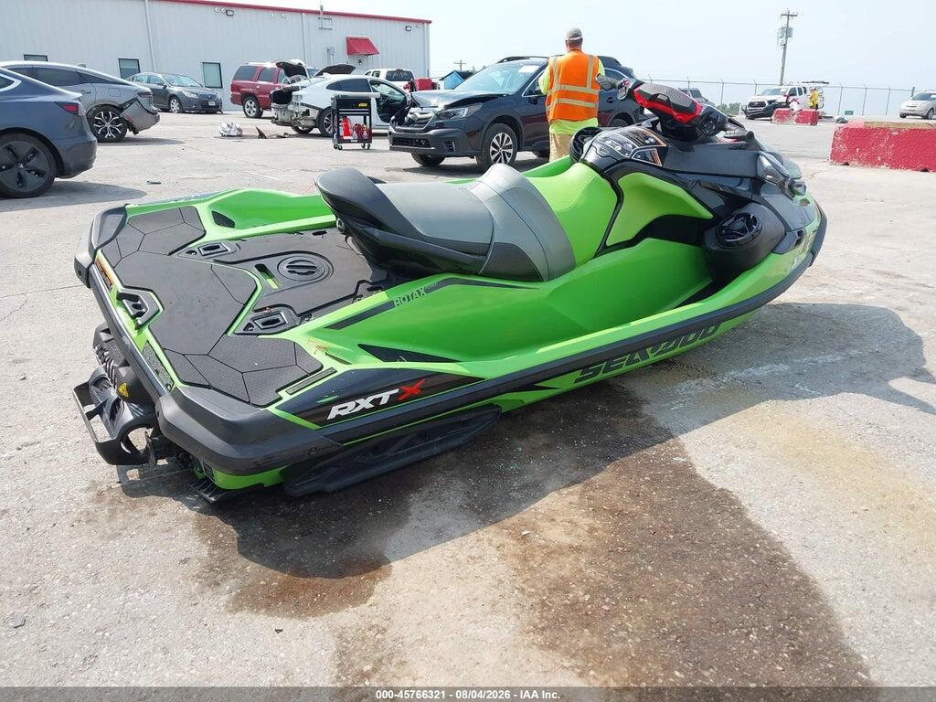 00000YDV44145B020 2020 SEADOO RXT-X 300 photo no. 4