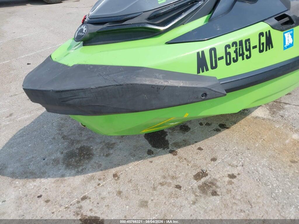 00000YDV44145B020 2020 SEADOO RXT-X 300 photo no. 6