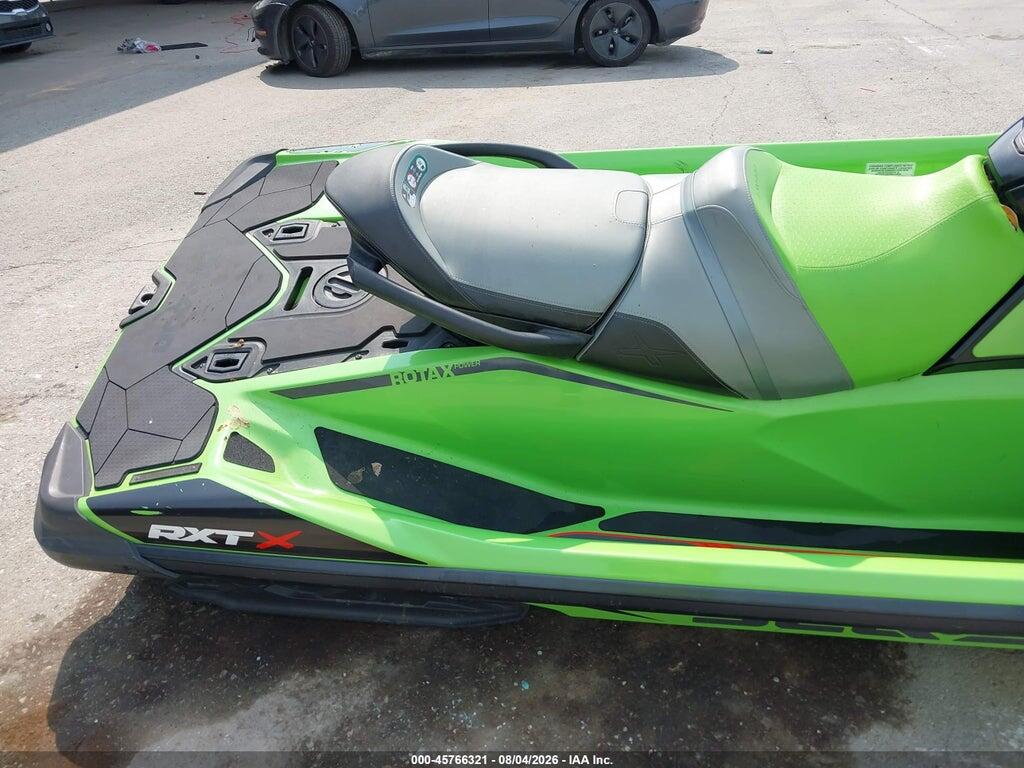 00000YDV44145B020 2020 SEADOO RXT-X 300 photo no. 8
