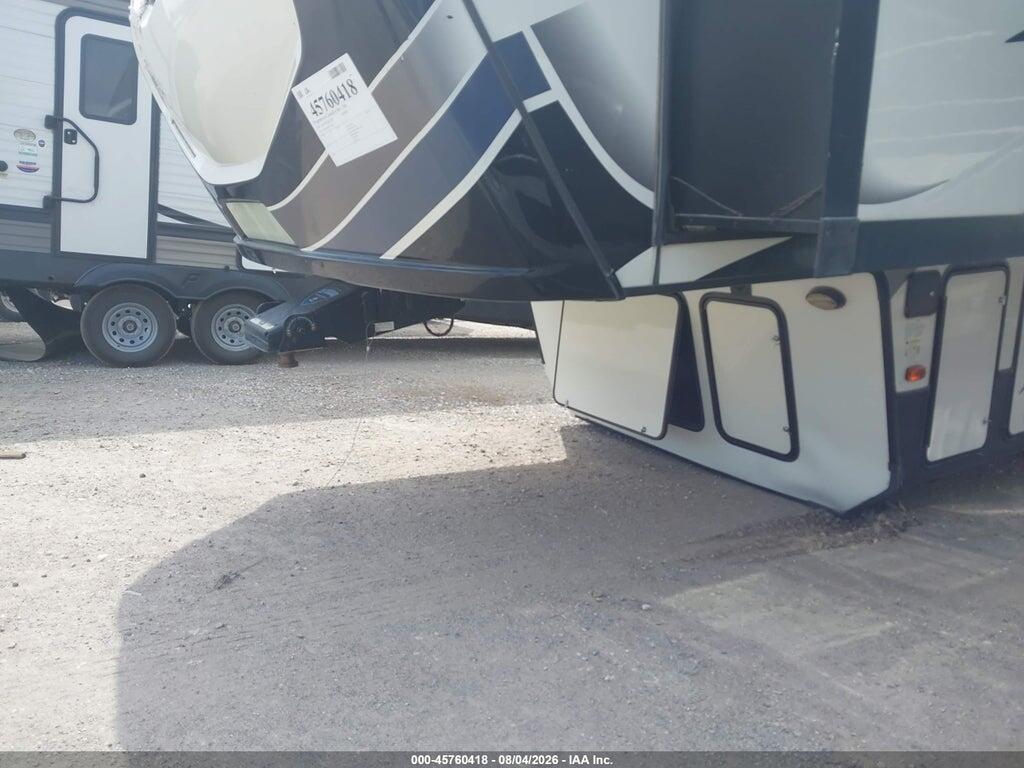 4YDF29528LA741186 2020 KEYSTONE RV MONTANA photo no. 10