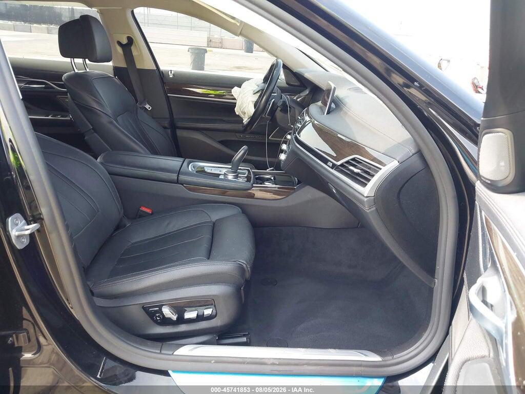 WBA7T2C02LGL17123 2020 BMW 740I photo no. 5
