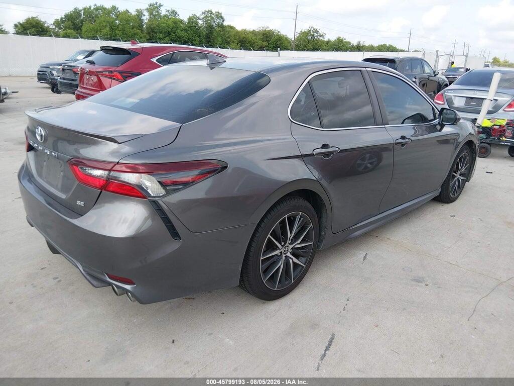 4T1T11AK3MU481033 2021 TOYOTA CAMRY photo no. 4