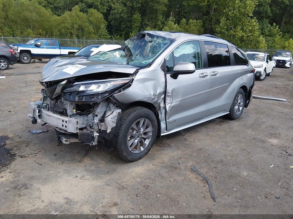 5TDYRKEC3MS040602 2021 TOYOTA SIENNA photo no. 2