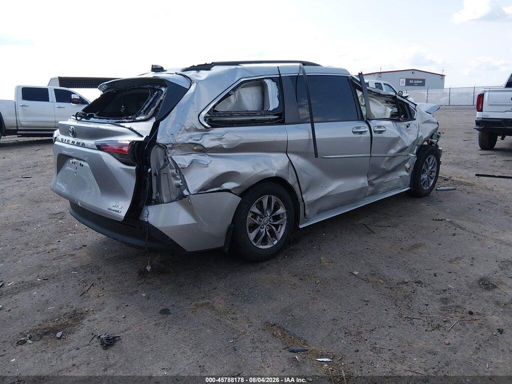5TDYRKEC3MS040602 2021 TOYOTA SIENNA photo no. 4