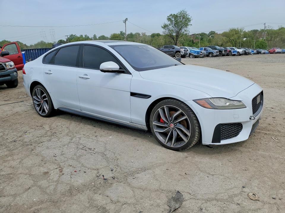 2016 JAGUAR XF S — Фото 4 из 12