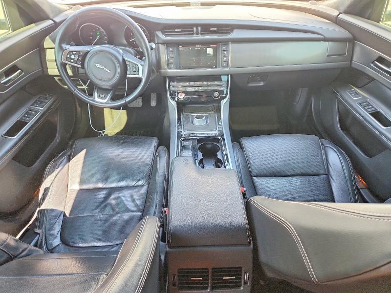 2016 JAGUAR XF S — Фото 8 из 12