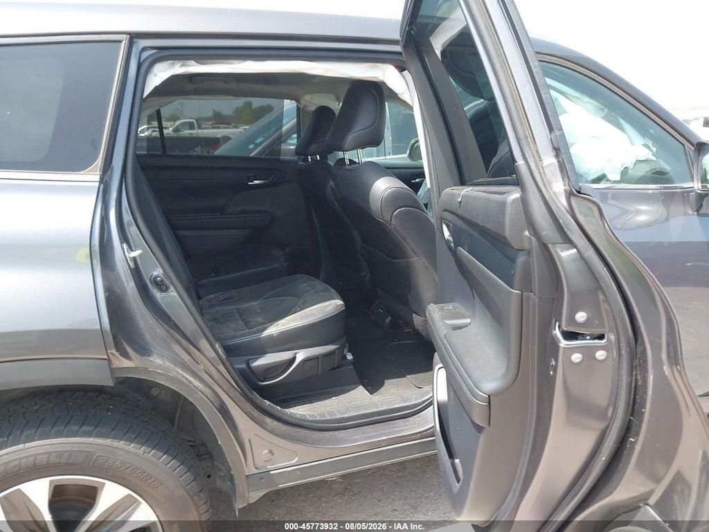 5TDGZRAH5MS529315 2021 TOYOTA HIGHLANDER photo no. 8