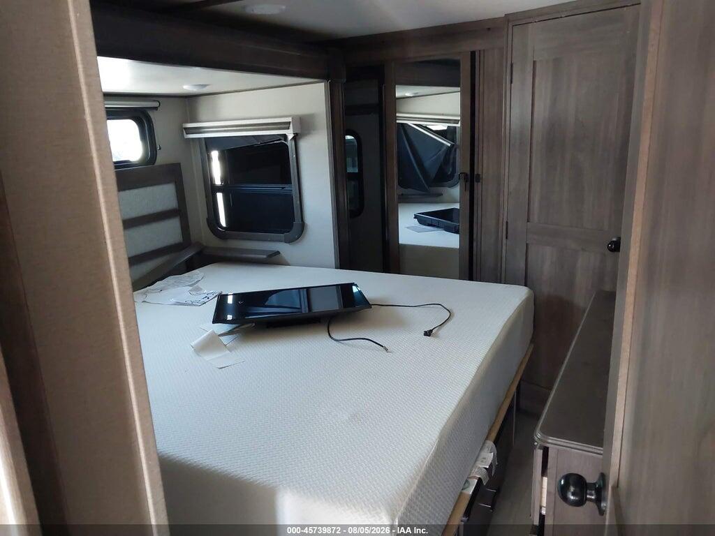 573FS4425MAA05858 2021 WINNEBAGO OTHER photo no. 5