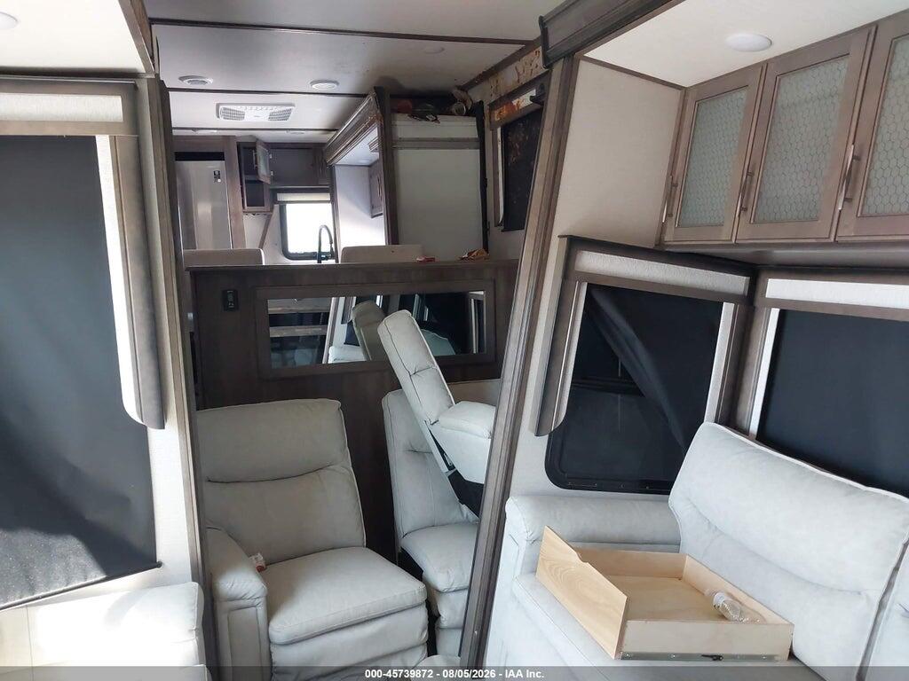 573FS4425MAA05858 2021 WINNEBAGO OTHER photo no. 8