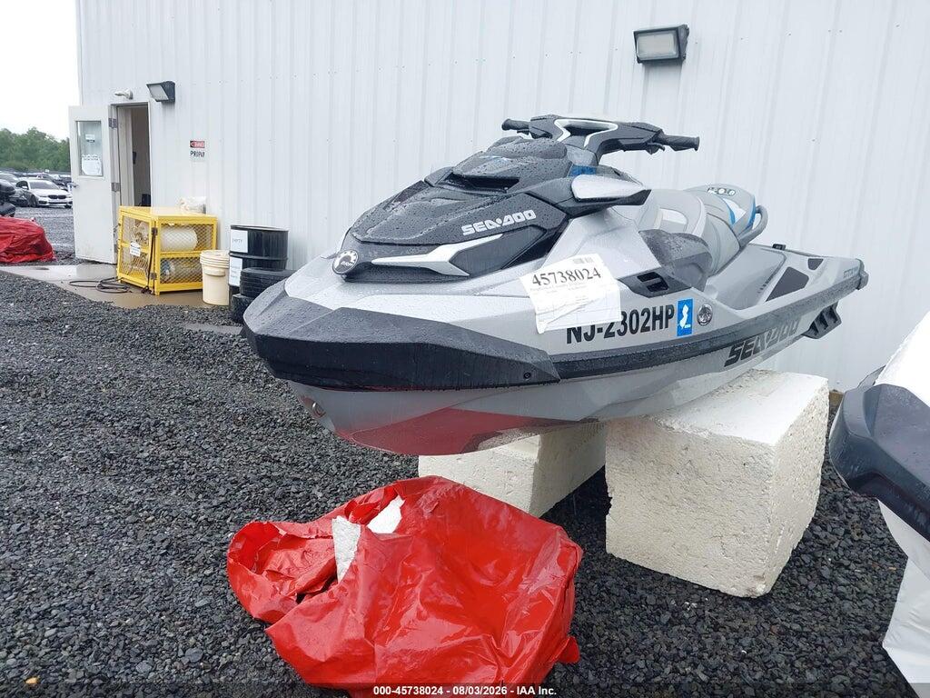 00000YDV36726L021 2021 SEADOO GTX-300 LIMITED photo no. 2