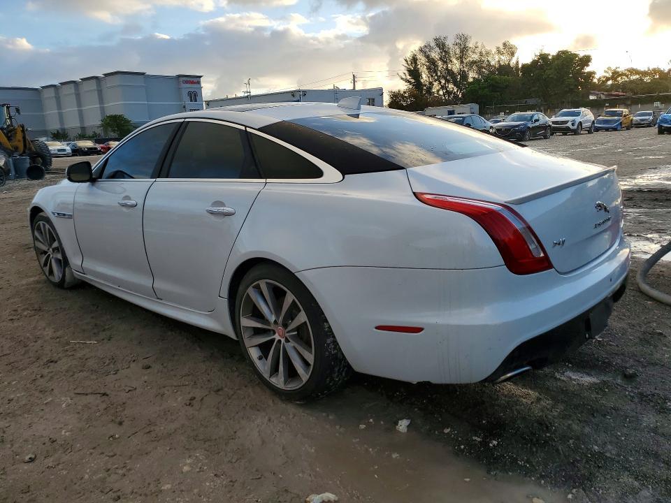 2016 JAGUAR XJ — Фото 2 из 12