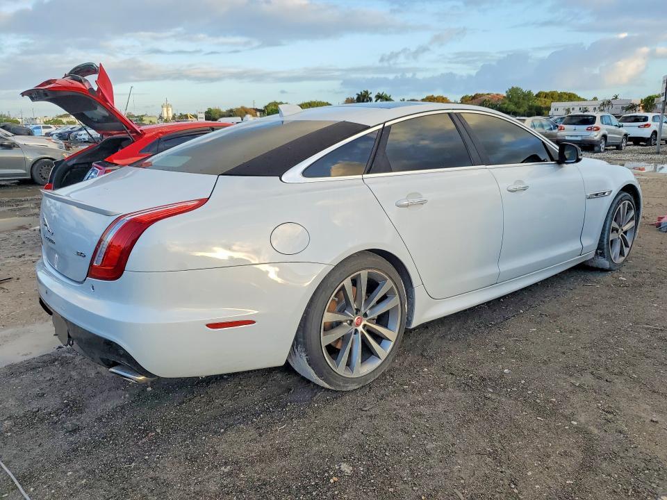 2016 JAGUAR XJ — Фото 3 из 12