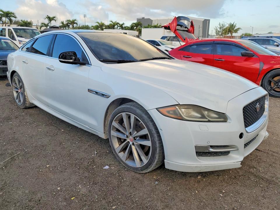 2016 JAGUAR XJ — Фото 4 из 12