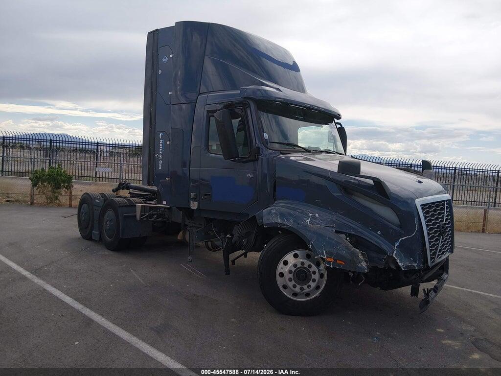 4V4NC9UG2NN302722 2022 VOLVO VNL photo no. 1