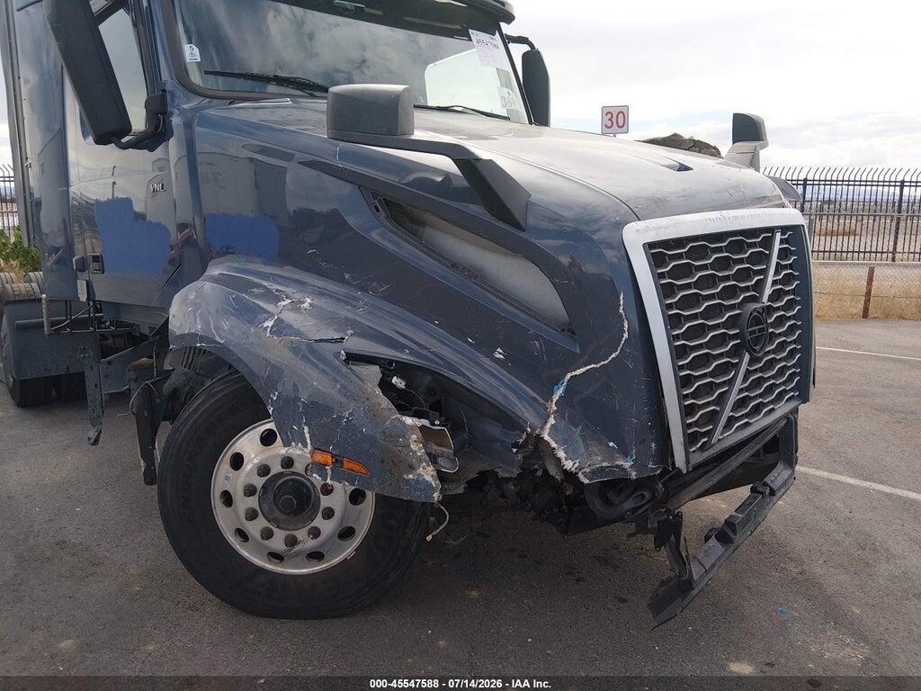 4V4NC9UG2NN302722 2022 VOLVO VNL photo no. 11