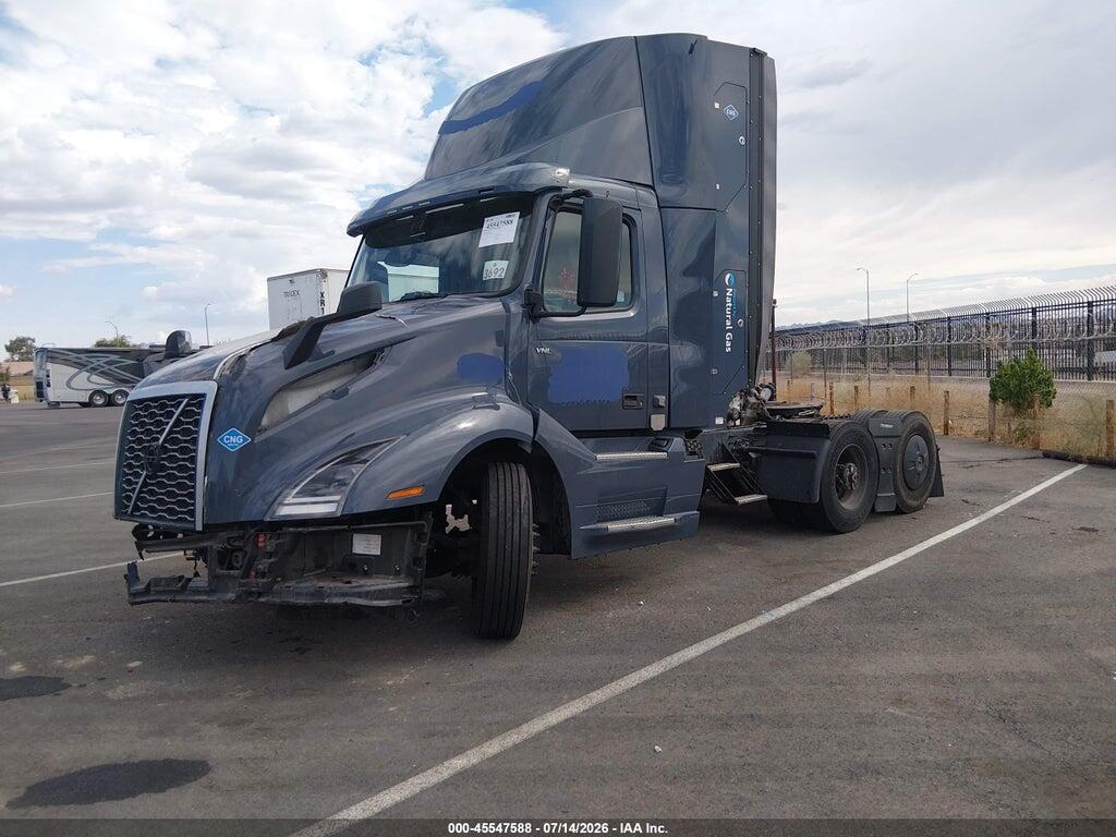 4V4NC9UG2NN302722 2022 VOLVO VNL photo no. 2
