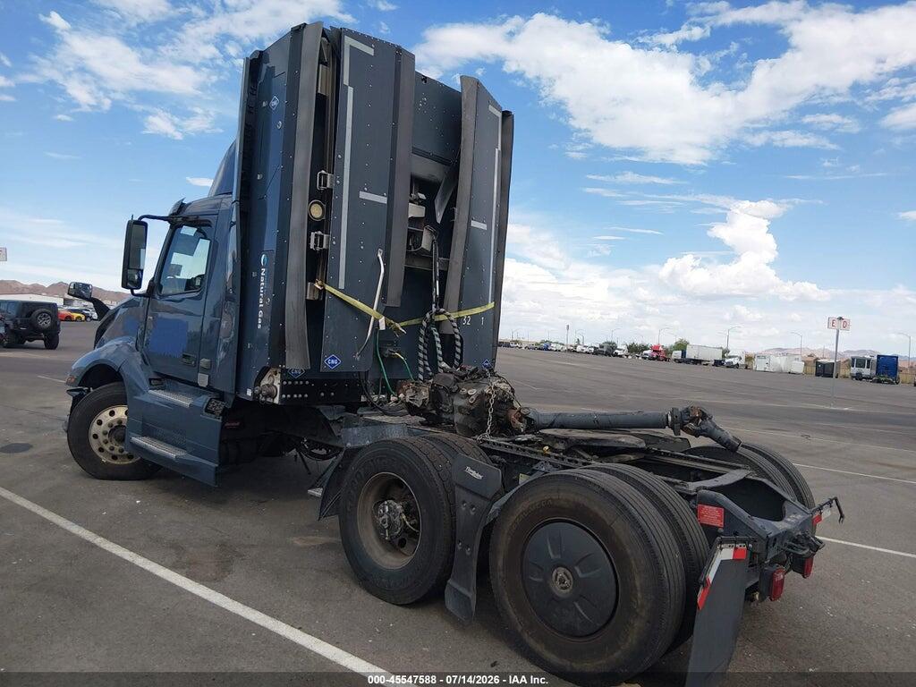 4V4NC9UG2NN302722 2022 VOLVO VNL photo no. 3