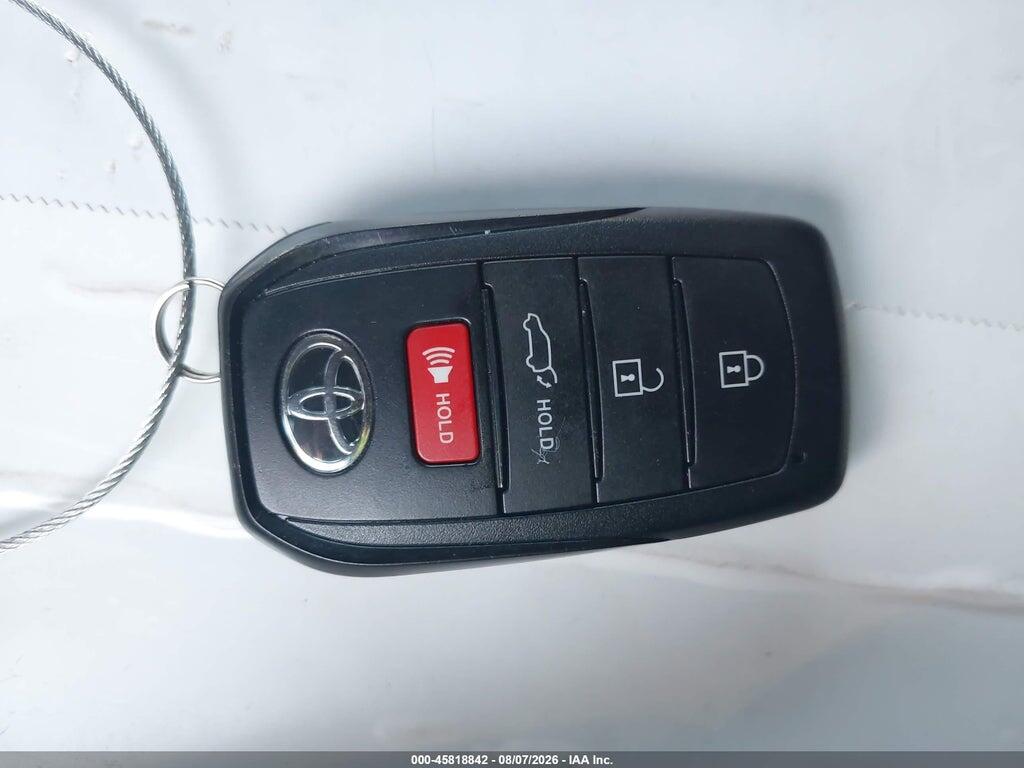 7MUDAAAG8NV010835 2022 TOYOTA COROLLA CROSS photo no. 11