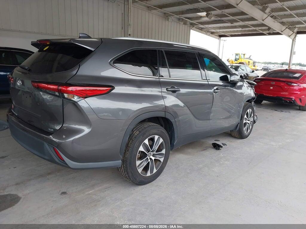 5TDHZRAH3NS546314 2022 TOYOTA HIGHLANDER photo no. 4