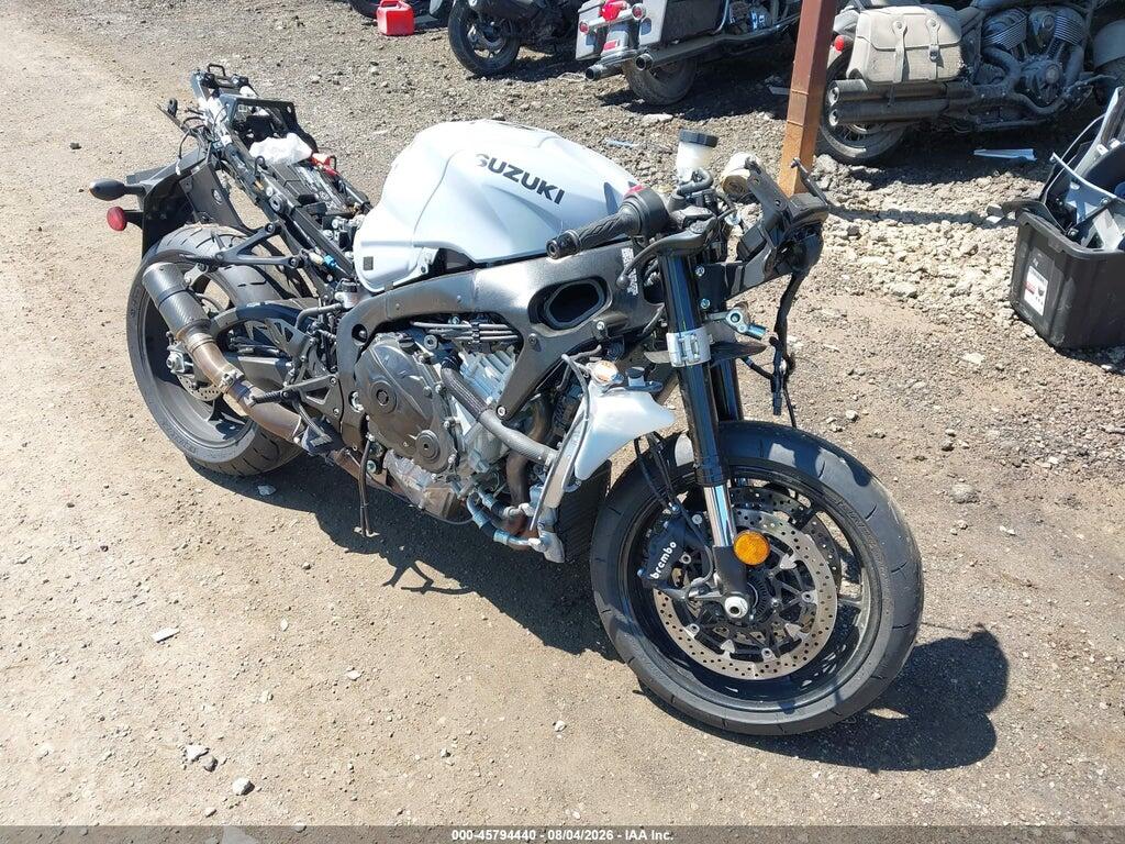 2022 SUZUKI GSX-R1000 JS1DM11B9N7100019