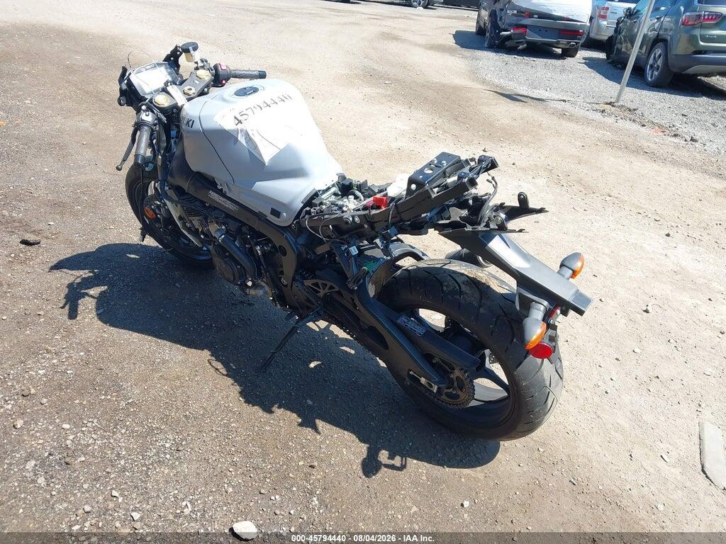JS1DM11B9N7100019 2022 SUZUKI GSX-R1000 photo no. 3