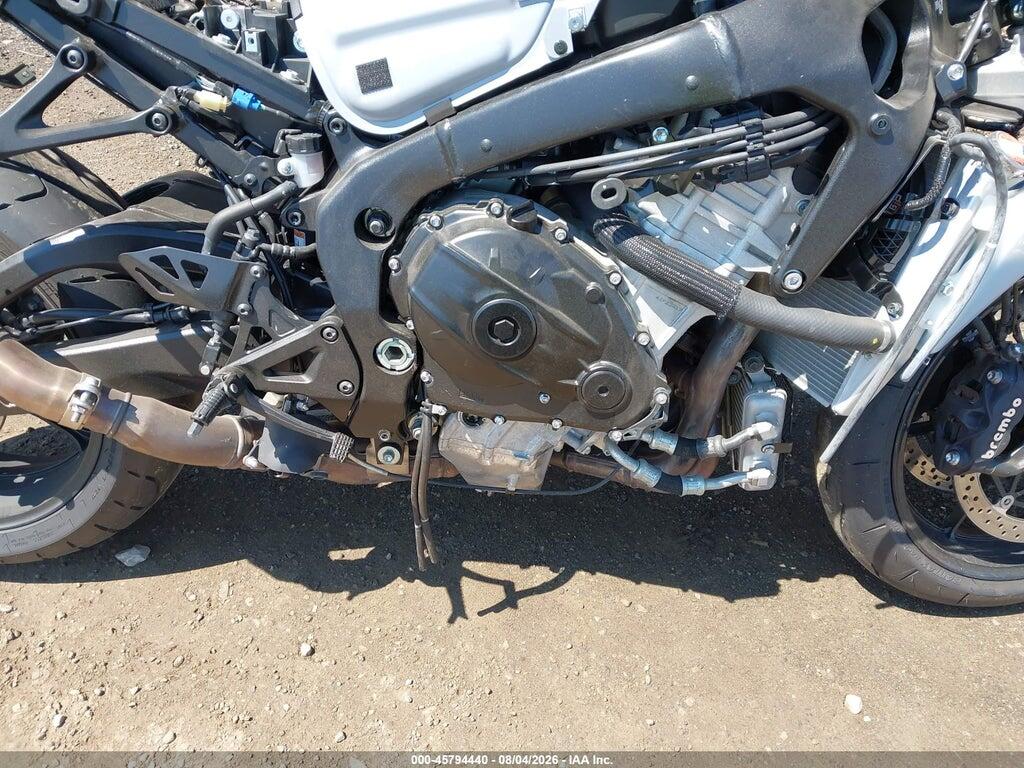 JS1DM11B9N7100019 2022 SUZUKI GSX-R1000 photo no. 8