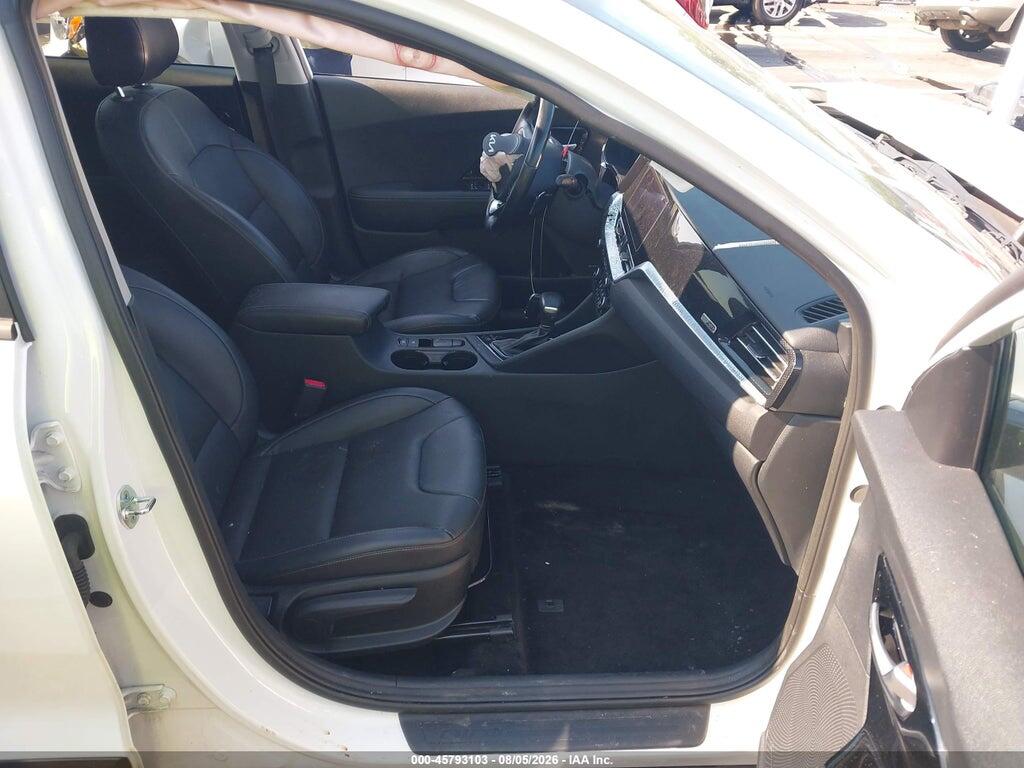KNDCC3LC5N5547481 2022 KIA NIRO photo no. 5