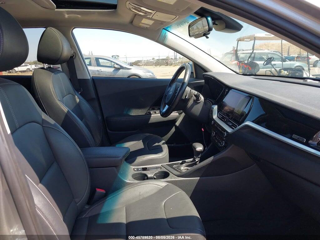 KNDCC3LCXN5546424 2022 KIA NIRO photo no. 5