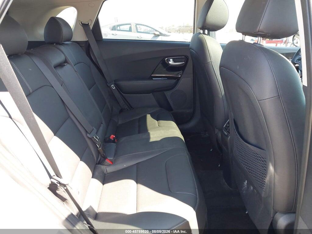 KNDCC3LCXN5546424 2022 KIA NIRO photo no. 8