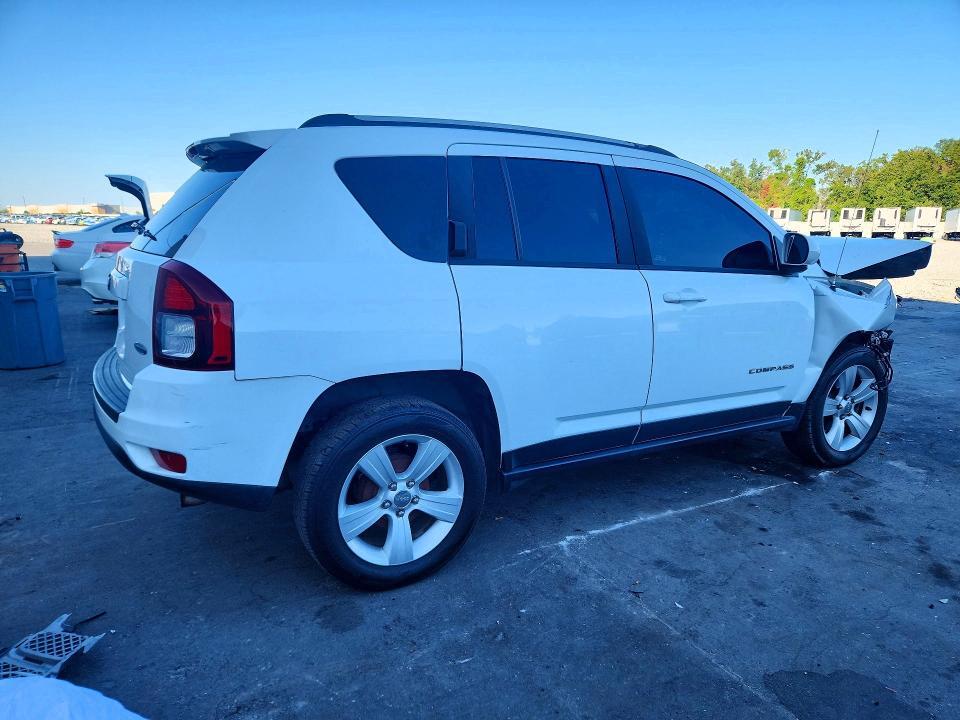 2016 JEEP COMPASS LATITUDE — Фото 3 из 14