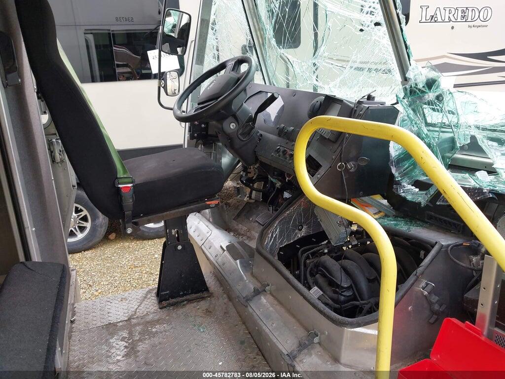 1F64F5KN7N0A17619 2022 FORD F-59 COMMERCIAL STRIPPED photo no. 5