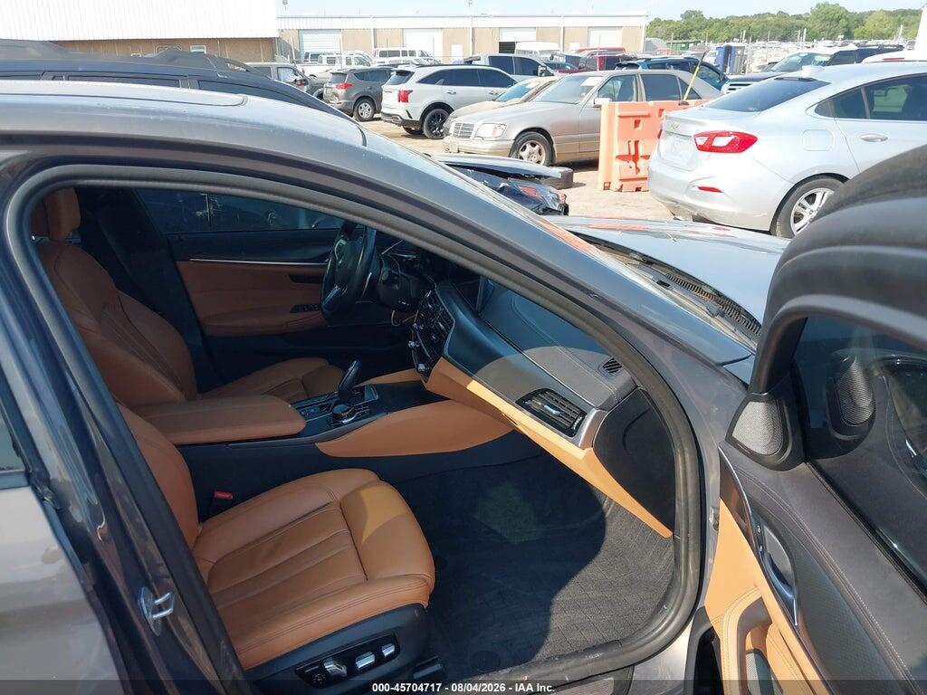 WBA13BK08NCJ40224 2022 BMW M550 photo no. 5