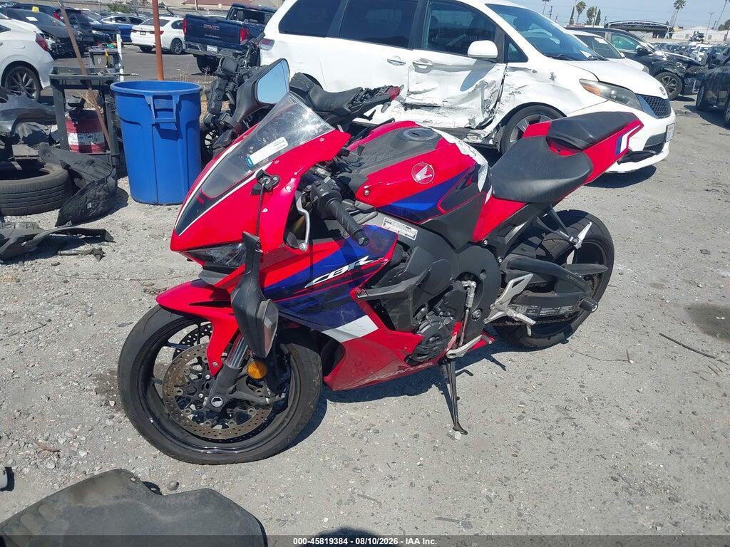 JH2SC7750PK600355 2023 HONDA CBR1000 photo no. 2