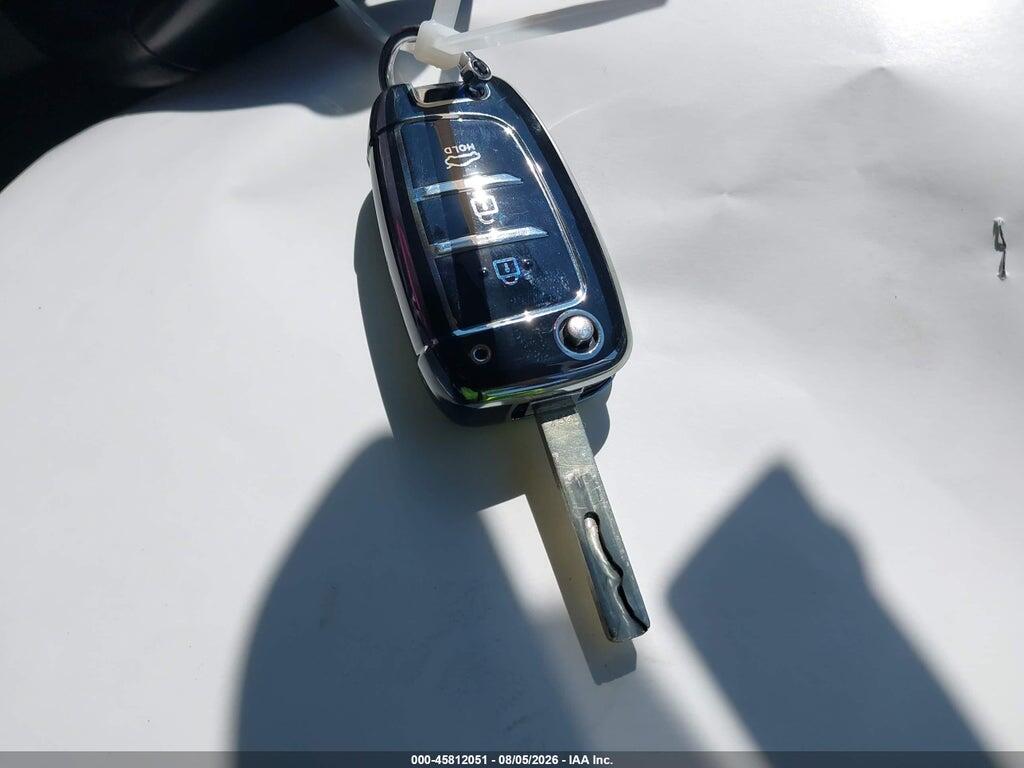 KMHRC8A30PU257406 2023 HYUNDAI VENUE photo no. 11