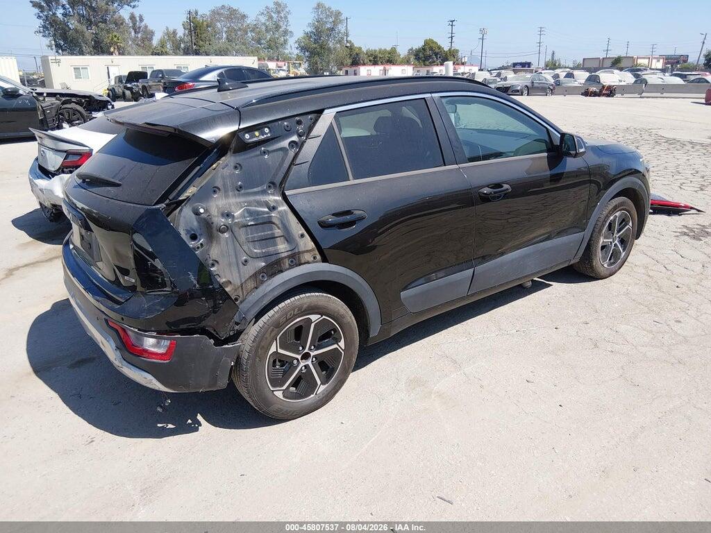KNDCR3LE6P5075097 2023 KIA NIRO photo no. 4